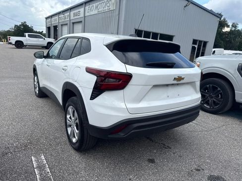Used 2025 Chevrolet Trax LS FWD image 10
