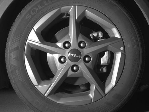 Used 2025 Kia K4 LXS image 12