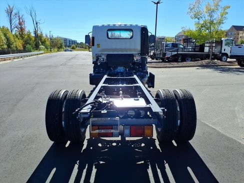 New 2024 Chevrolet Low Cab Forward 5500XD image 25