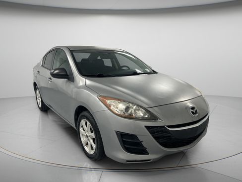 Used 2010 MAZDA MAZDA3 i Touring FWD image 2