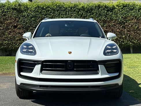 Certified 2026 Porsche Macan AWD/4WD image 11