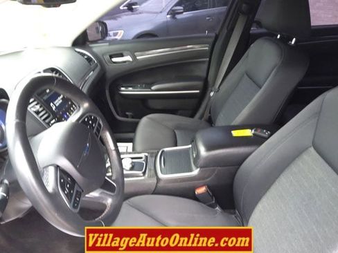 Used 2018 Chrysler 300 Touring w/ Sport Appearance Package image 18