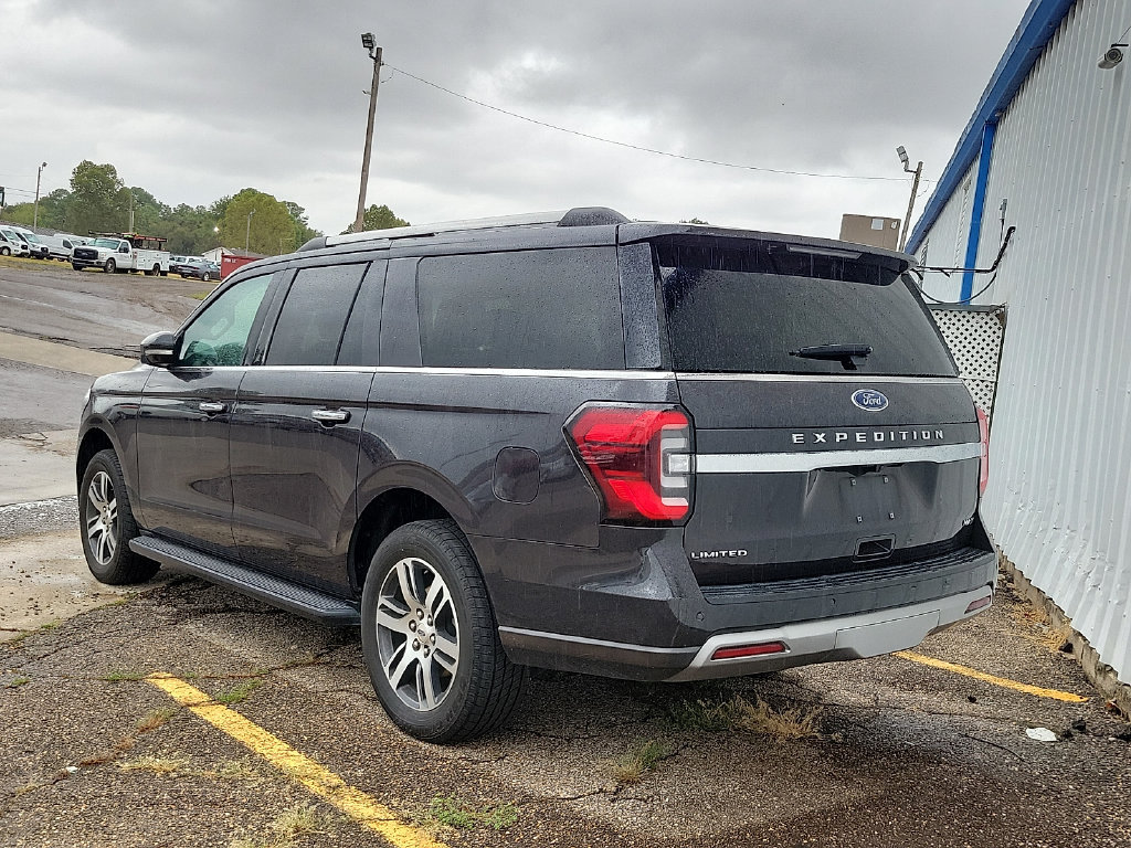 Used 2024 Ford Expedition Max Limited RWD image 3