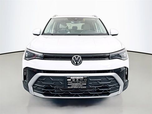 New 2026 Volkswagen Taos SE AWD/4WD image 2