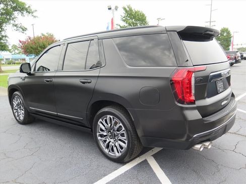 Used 2023 GMC Yukon Denali Ultimate AWD/4WD image 5