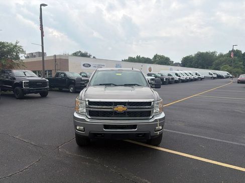 Used 2013 Chevrolet Silverado 2500 LT w/ Custom Sport Truck Package AWD/4WD image 2