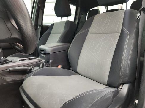 Certified 2023 Toyota Tacoma TRD Off-Road w/ Technology Package AWD/4WD image 13