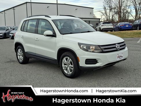Used 2016 Volkswagen Tiguan S image 1