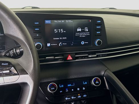 Used 2021 Hyundai Elantra SEL image 18