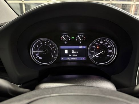 Used 2021 Buick Enclave Essence image 22