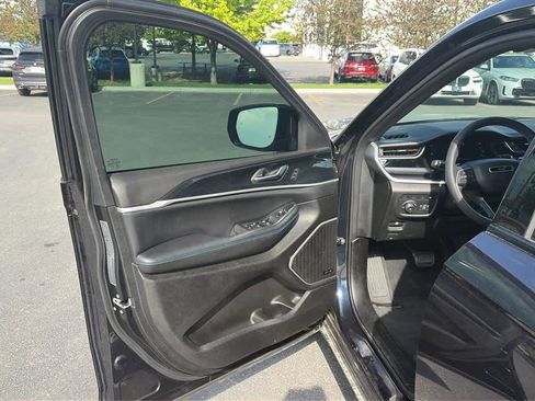 Used 2024 Jeep Grand Cherokee Trailhawk w/ Luxury Tech Group III AWD/4WD image 11