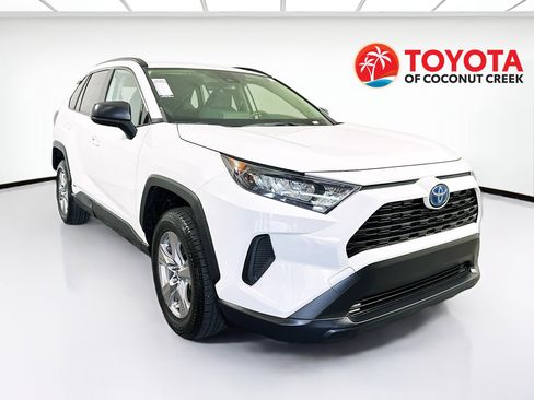 Used 2022 Toyota RAV4 LE AWD/4WD image 1