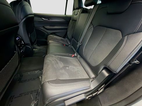 Used 2024 Jeep Grand Cherokee L Altitude RWD image 13