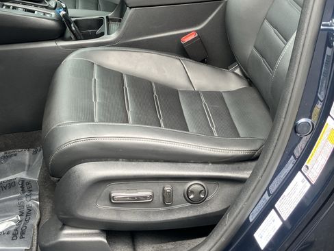 Used 2024 Honda CR-V EX-L image 17