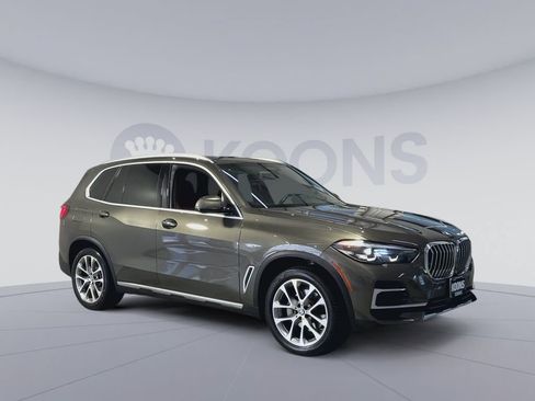 Used 2023 BMW X5 xDrive40i AWD/4WD image 2