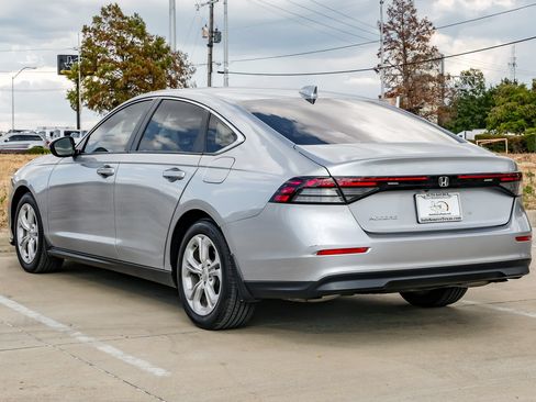 Used 2025 Honda Accord LX image 9