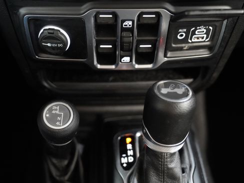 Used 2022 Jeep Wrangler Unlimited Willys image 30