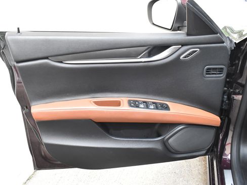 Used 2019 Maserati Ghibli image 21