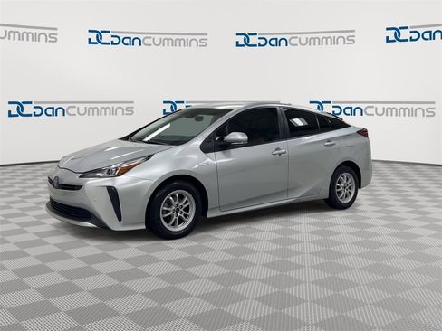 Used 2022 Toyota Prius LE image 4