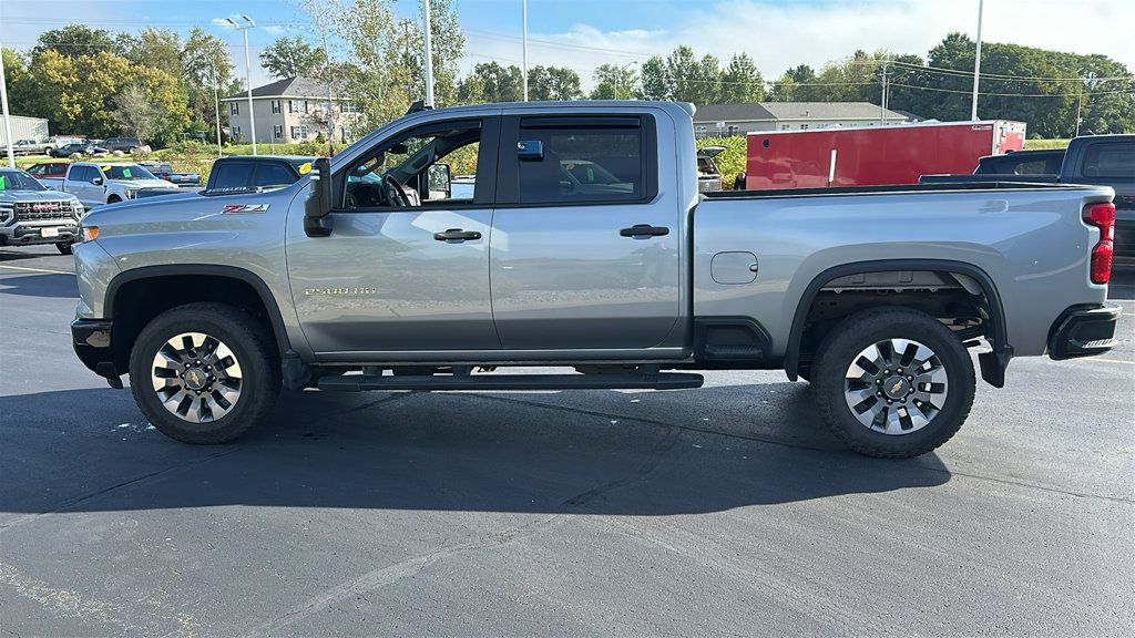 Used 2025 Chevrolet Silverado 2500 Custom AWD/4WD image 4