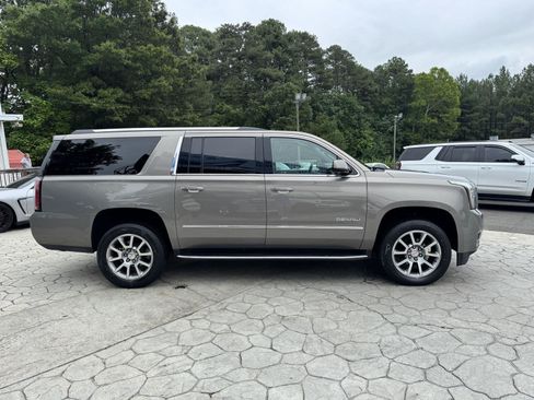 Used 2019 GMC Yukon XL Denali RWD image 21