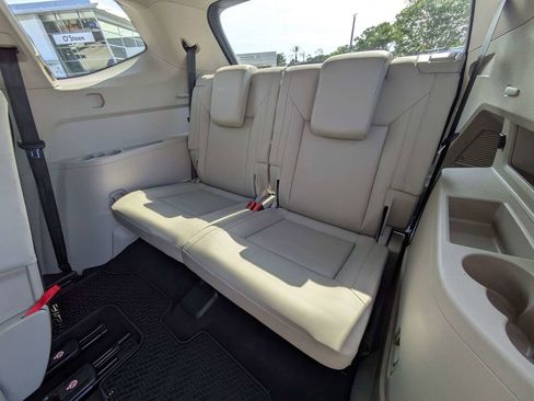Used 2019 Volkswagen Atlas SE FWD image 18