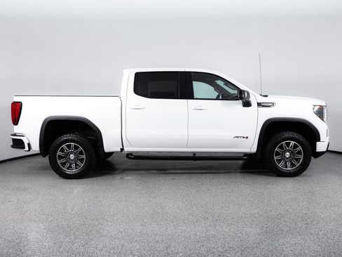 Used 2025 GMC Sierra 1500 AT4 AWD/4WD image 10