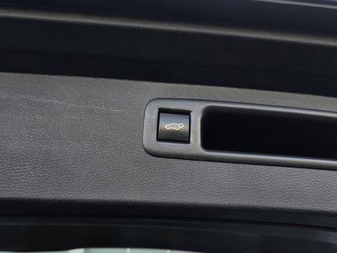 Used 2024 Toyota Highlander LE image 24