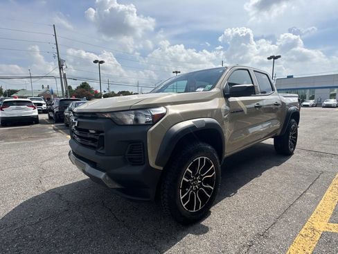Used 2024 Chevrolet Colorado Trail Boss w/ LPO, Dark Essentials Package AWD/4WD image 4