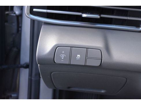 Used 2024 Hyundai Elantra SEL image 21