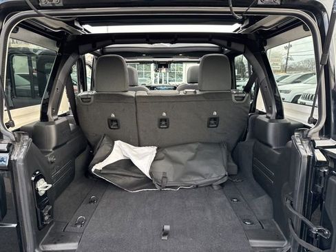 Used 2025 Jeep Wrangler Sport S image 35