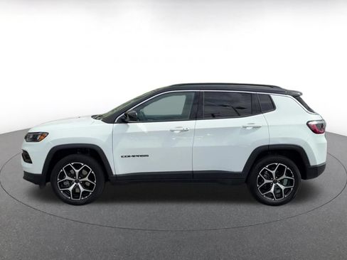 Used 2025 Jeep Compass Limited AWD/4WD image 9