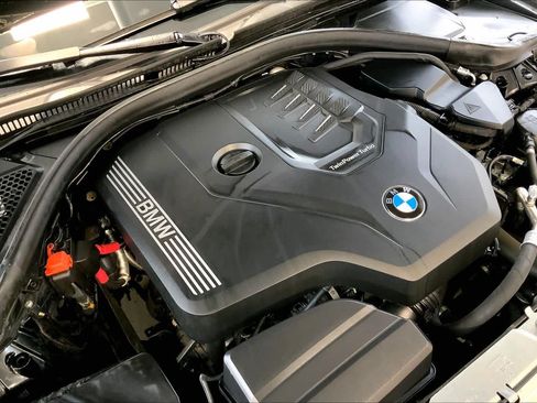 Used 2024 BMW 330i xDrive Sedan w/ Premium Package AWD/4WD image 31