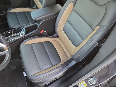 Used 2021 Chevrolet TrailBlazer ACTIV w/ Technology Package image 13