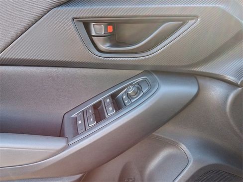 Used 2024 Subaru Crosstrek 2.0i image 13