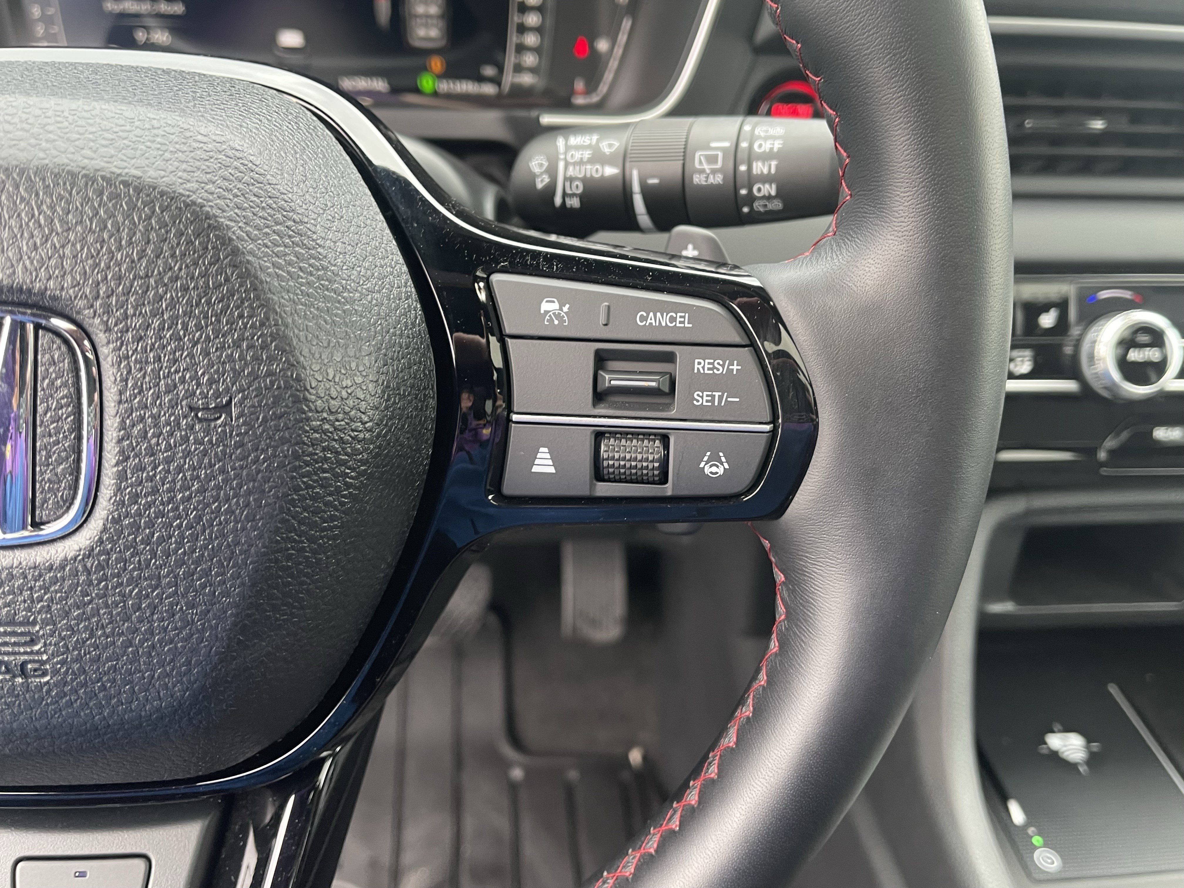 Used 2025 Honda Pilot Black Edition image 23