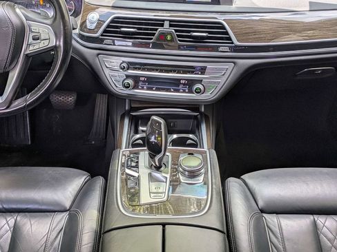 Used 2018 BMW 750i xDrive AWD/4WD image 17