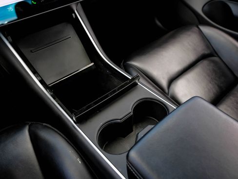 Used 2019 Tesla Model 3 Performance image 28