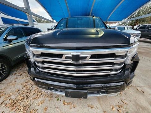 Used 2023 Chevrolet Silverado 1500 High Country w/ High Country Premium Package image 2