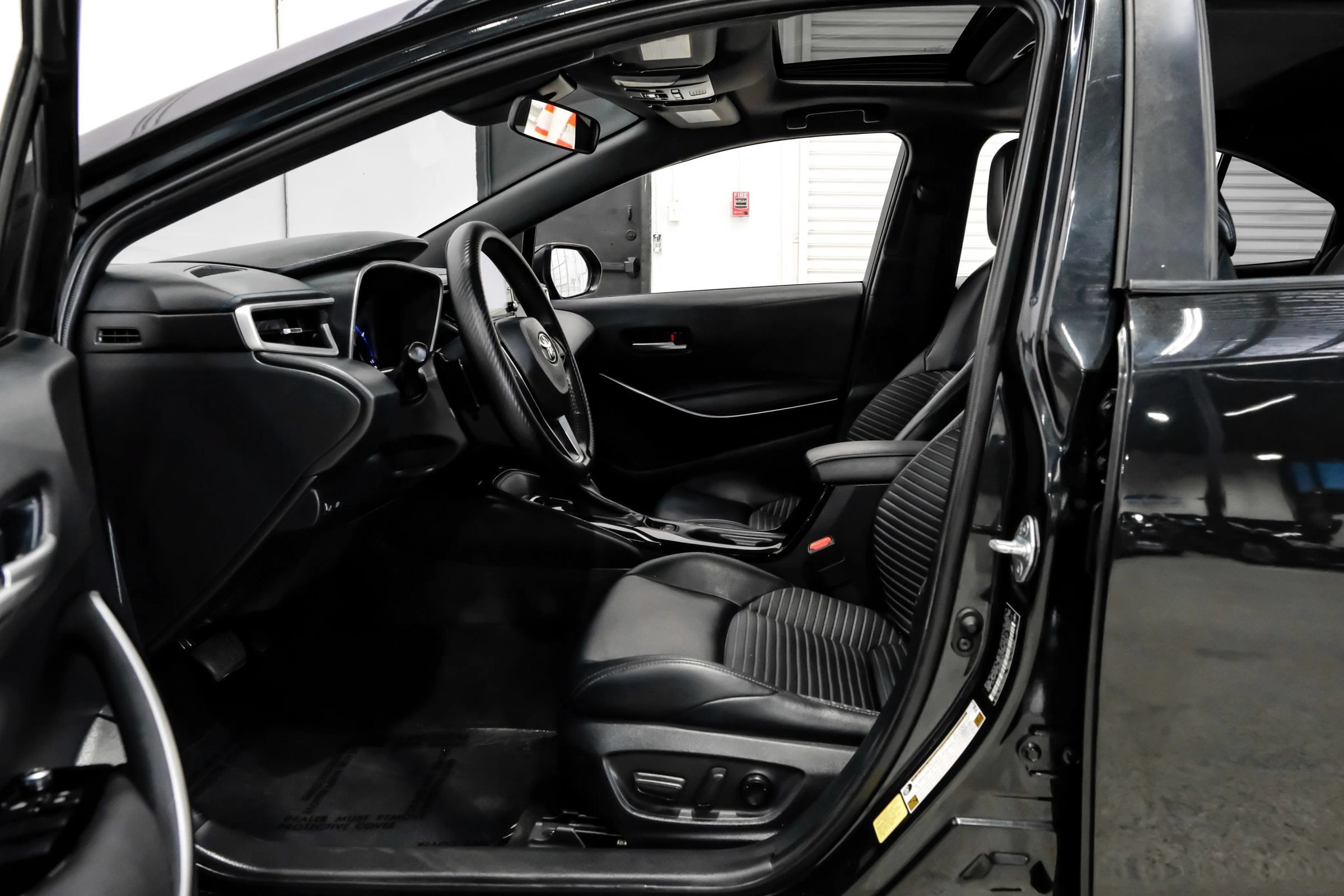 Used 2020 Toyota Corolla XSE FWD image 19