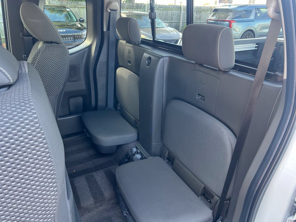 Used 2016 Nissan Frontier PRO-4X AWD/4WD image 9