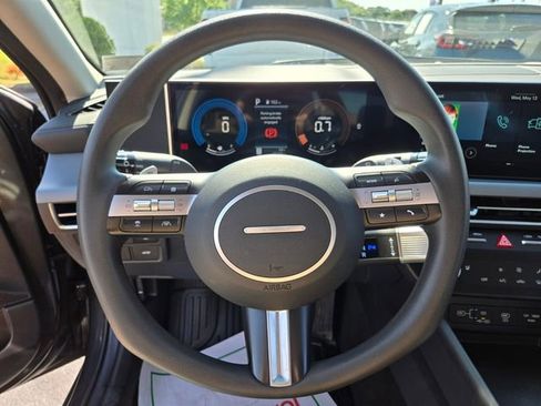 Used 2025 Hyundai Sonata SEL FWD image 30