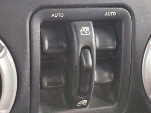 Used 2017 Jeep Wrangler Unlimited Sahara w/ Connectivity Group image 25