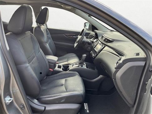 Used 2018 Nissan Rogue Sport SL w/ SL Premium Package image 16