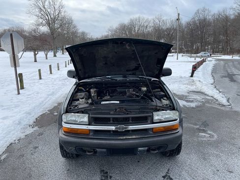 Used 2002 Chevrolet S10 Pickup LS w/ LS Preferred Equipment Group AWD/4WD image 40