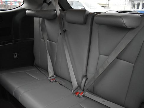 Used 2021 Toyota Highlander Platinum image 18