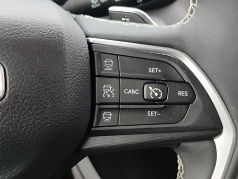Used 2023 Jeep Grand Cherokee L Laredo w/ Luxury Tech Group I AWD/4WD image 19