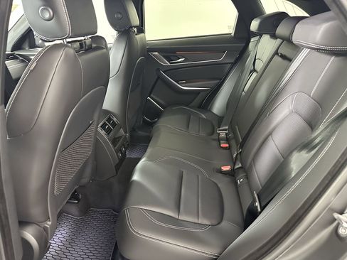 Used 2026 Jaguar F-PACE R-Dynamic S AWD/4WD image 11
