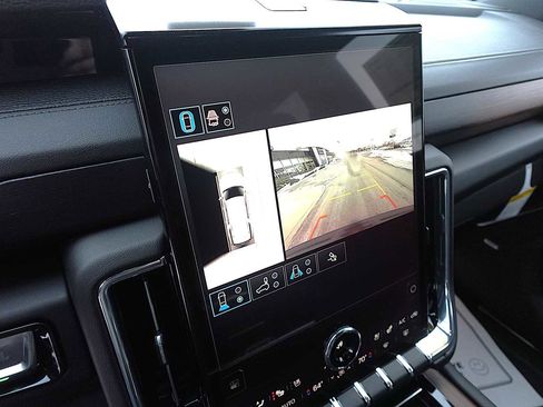 New 2025 GMC Yukon XL Denali w/ LPO, Illumination Package image 26