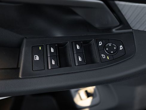 Used 2025 BMW i5 xDrive40 w/ M Sport Package image 14